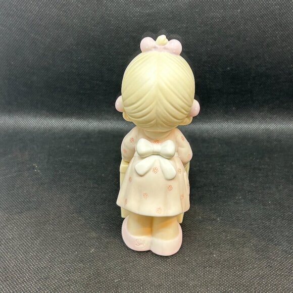 Precious Moments "Sharing is universal" 1987 membership figurine - Picture 2 of 5